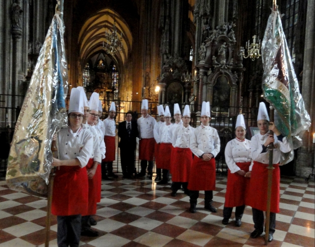 Teilnahme von GAFA-Schülern und GAFA-Schülerinnen an der Gedenkmesse im Stephansdom am 31. Oktober 2017