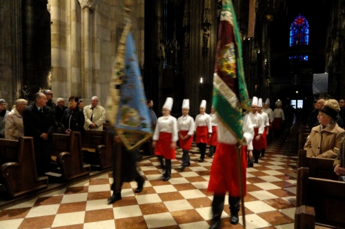 Am 24. Oktober 2018 nahmen die GAFA und der Absolventenverein wieder an der Totengedenkmesse im Stephansdom teil.